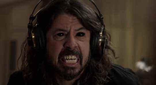 Les co-scénaristes du Studio 666 Jeff Buhler et Rebecca Hughes tuent les Foo Fighters [Interview]