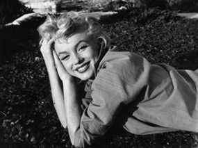 "Jouer Marilyn était révolutionnaire.  Un Cubain jouant Marilyn Monroe.  Je le voulais tellement.  Vous voyez cette célèbre photo d'elle et elle sourit en ce moment, mais ce n'est qu'une partie de ce qu'elle traversait vraiment à l'époque," a déclaré Ana de Armas, qui joue Marilyn Monroe dans le prochain film de Netflix, Blonde.