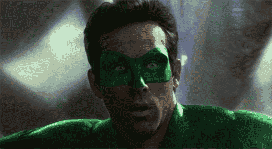 Ryan Reynolds a eu une réponse élégante à cette image virale de la lanterne verte de la Justice League de Zack Snyder