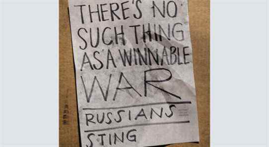 Sting publie une nouvelle version de « Russes » au profit de l'aide humanitaire en Ukraine