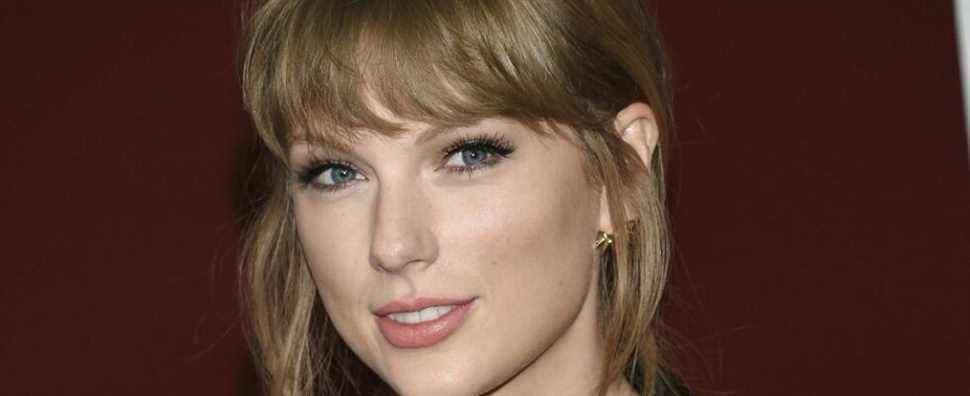 Taylor Swift recevra un doctorat honorifique de l'Université de New York et prendra la parole lors de l'ouverture du Yankee Stadium.