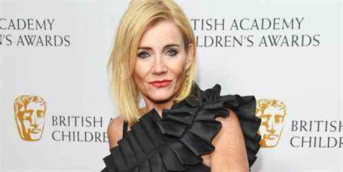 Michelle Collins, star d'EastEnders et de Coronation Street, annonce ses fiançailles avec son partenaire Mike Davidson