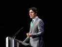 Le premier ministre du Canada Justin Trudeau prononce un discours liminaire sur son plan de réduction des émissions au GLOBE Forum 2022 à Vancouver, Colombie-Britannique, Canada le 29 mars 2022. REUTERS/Jennifer Gauthier