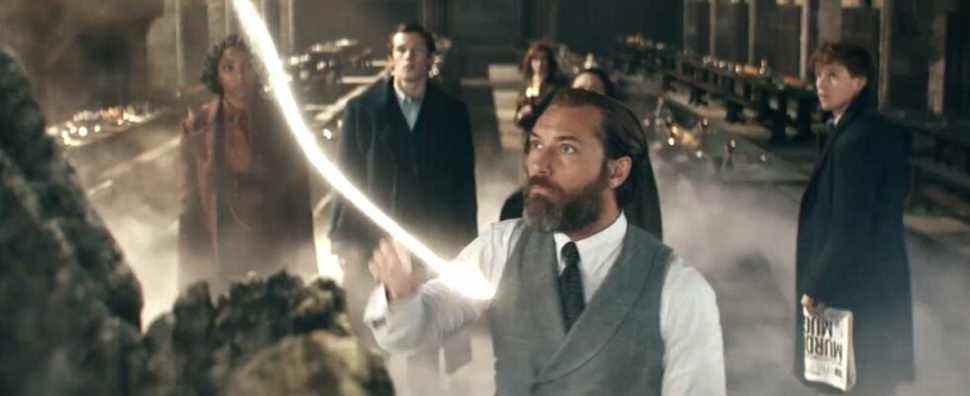 Les stars de Fantastic Beasts 3 taquinent la relation entre Dumbledore et Grindelwald