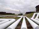 Les pipelines se rendent aux réservoirs de stockage de pétrole brut d'Enbridge Inc. à leur parc de stockage à Cushing, Oklahoma.
