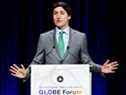 Le premier ministre Justin Trudeau prononce le discours principal sur son plan de réduction des émissions au GLOBE Forum 2022 à Vancouver, en Colombie-Britannique, le 29 mars 2022. 