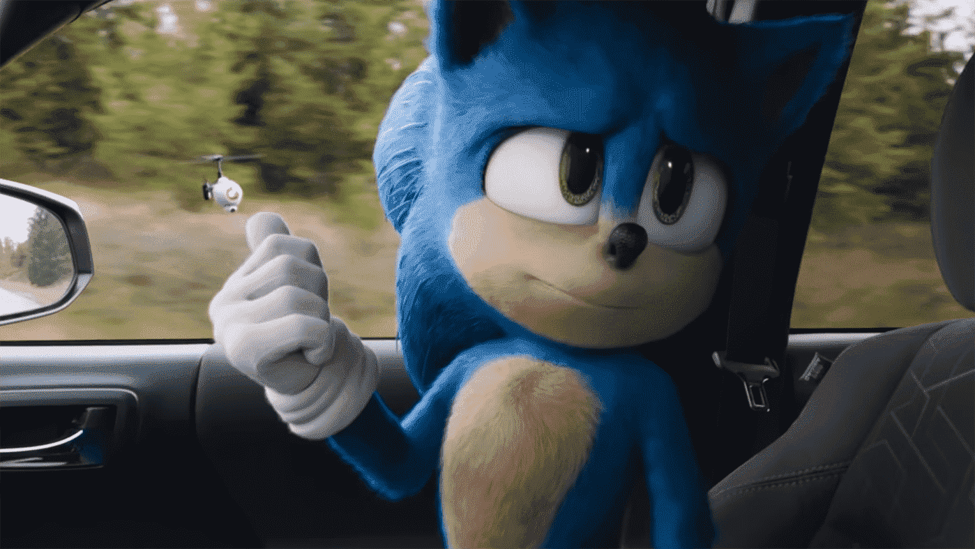 Sonic (exprimé par Ben Schwartz) est assis dans un camion dans le premier film Sonic