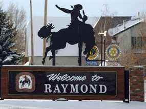 Le panneau de bienvenue à Raymond, en Alberta, à environ 36 km au sud-est de Lethbridge.