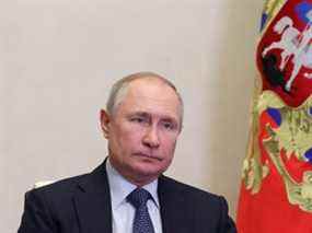 Le président russe Vladimir Poutine préside lundi une réunion sur l'économie du pays.