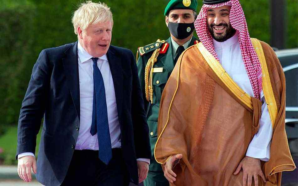 Boris Johnson a échangé des messages WhatsApp avec MBS - BANDAR AL-JALOUD/AFP