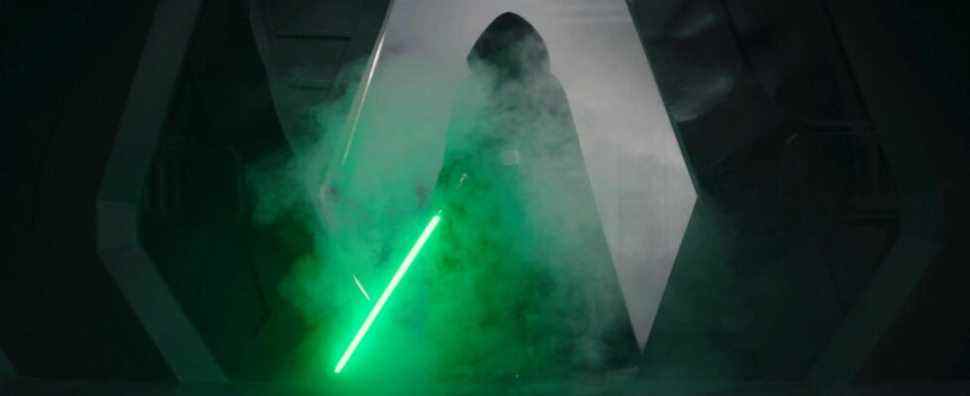 Luke Skywalker with a green lightsaber in The Mandalorian season 2 finale