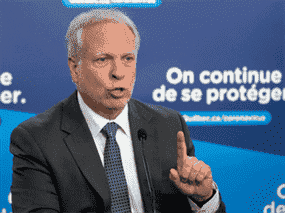 Le directeur de la santé par intérim du Québec, le Dr Luc Boileau, fait le point sur la COVID-19 le jeudi 21 avril 2022 à Montréal.