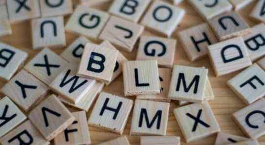 scrabble-tiles-letters-words