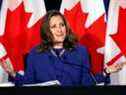 La ministre des Finances du Canada, Chrystia Freeland, tient une conférence de presse avant de présenter le budget 2022-23, à Ottawa, Ontario, Canada, le 7 avril 2022. REUTERS/Blair Gable