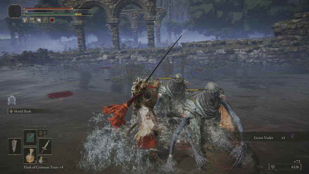 Un joueur de l'Elden Ring combattant deux Wraith Callers dans les marais des ruines de Laskyar