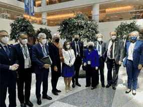 La ministre des Finances du Canada, Chrystia Freeland, au centre, pose avec d'autres ministres des Finances après une réunion du G20 à Washington, DC, le 20 avril 2022.