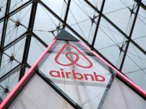 Airbnb Inc. a déclaré qu'il travaillerait avec les gouvernements et les destinations de voyage pour renforcer le soutien aux personnes vivant à l'étranger pendant une période prolongée tout en travaillant.