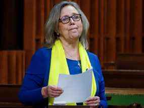 La chef parlementaire du Parti vert du Canada, Elizabeth May, prend la parole au Parlement en mars.