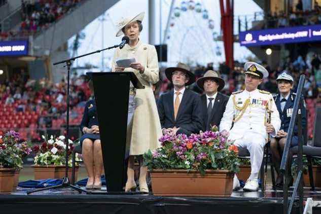 La princesse royale prononce un discours lors de la cérémonie d'ouverture du Royal Agricultural Society of New South Wales Bicentennial Sydney Royal Easter Show à Sydney, le premier jour du voyage royal en Australie au nom de la reine, à l'occasion du jubilé de platine