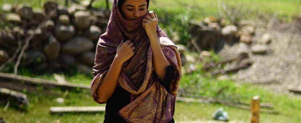 Helly Shah, star de la télévision indienne, fait ses débuts au cinéma avec 'Kaya Palat'