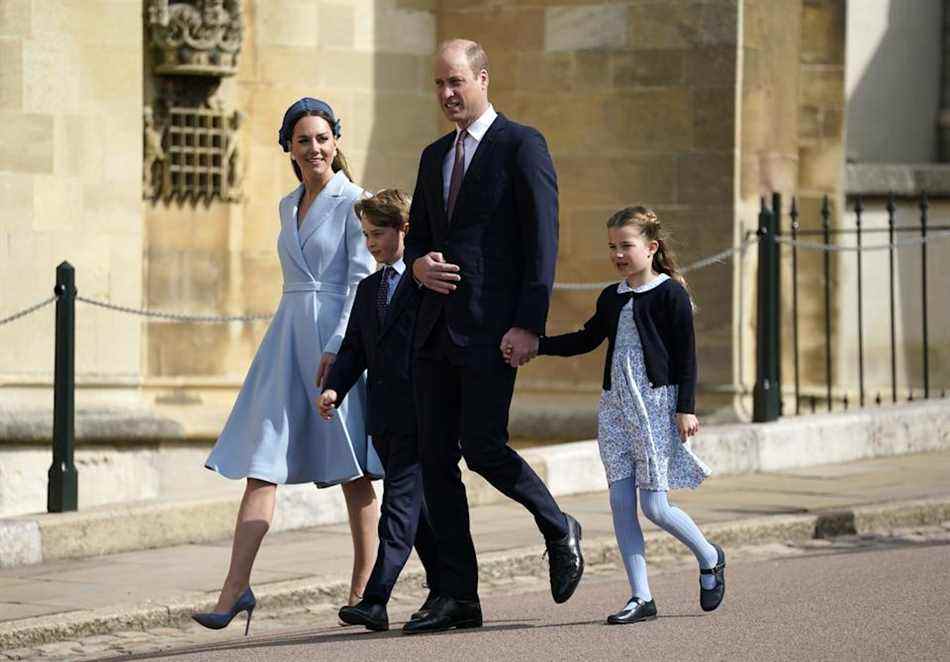 La duchesse de Cambridge est arrivée à la chapelle St George avec son mari, le prince William, et leurs enfants, le prince George et la princesse Charlotte.  (Médias PA)