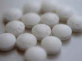 Cette photo d'archive du 23 août 2018 montre un arrangement de pilules d'aspirine à New York.