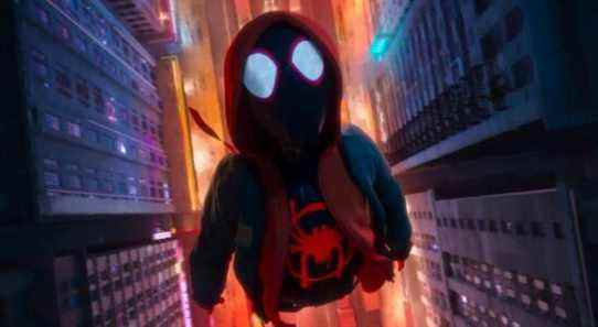 Le producteur de Spider-Man: Across The Spider-Verse clarifie les commentaires sur la suite ayant 240 personnages