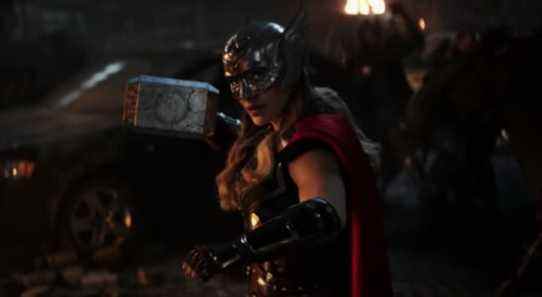 Le teaser "Thor : Love and Thunder" révèle que Natalie Portman est la nouvelle Thor la plus populaire à lire absolument