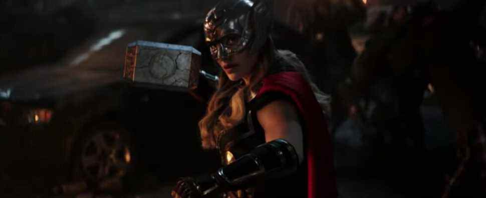 Le teaser "Thor : Love and Thunder" révèle que Natalie Portman est la nouvelle Thor la plus populaire à lire absolument