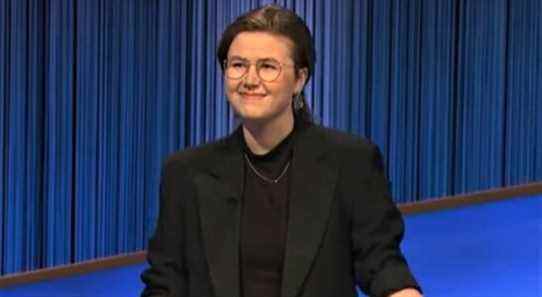 Mattea Roach, championne de Jeopardy, entre dans l'histoire et Alex Trebek serait fier