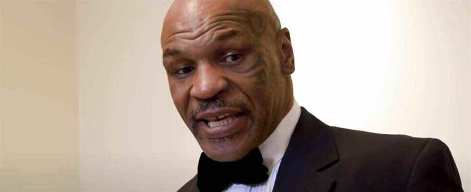 Mike Tyson aurait frappé quelqu'un dans un avion après que le gars n'arrête pas de le déranger