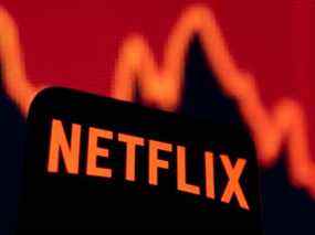 Les actions de Netflix Inc ont chuté de 26% dans les échanges avant commercialisation, prolongeant sa chute cette année à 57%.