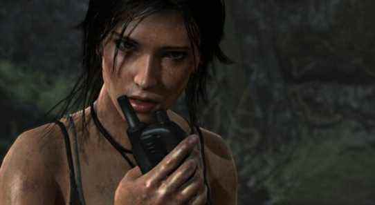 Tomb Raider Screenshot Of Lara Croft Walkie Talkie