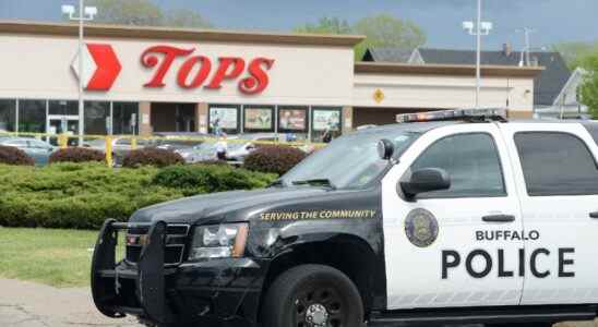 10 morts dans une fusillade de masse au supermarché Buffalo, un suspect interpellé