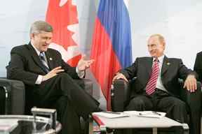 Poutine et Harper en marge du sommet du G8 de 2007 en Allemagne.