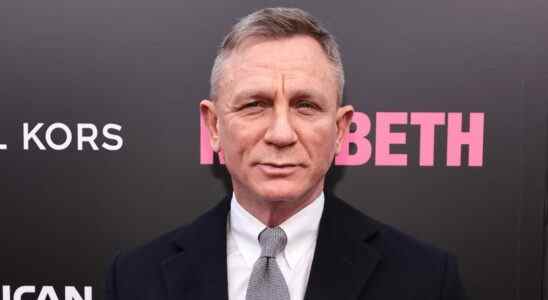 Daniel Craig monte sur scène pour la soirée d'ouverture de Macbeth après le départ de Bond