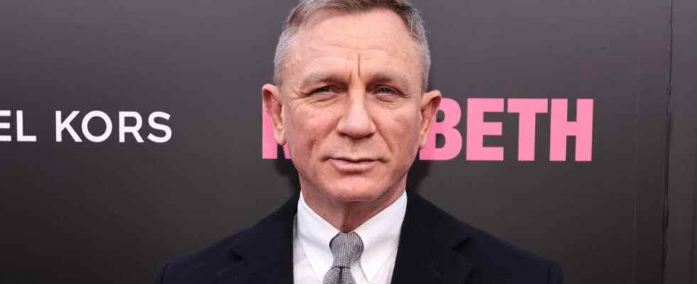Daniel Craig monte sur scène pour la soirée d'ouverture de Macbeth après le départ de Bond
