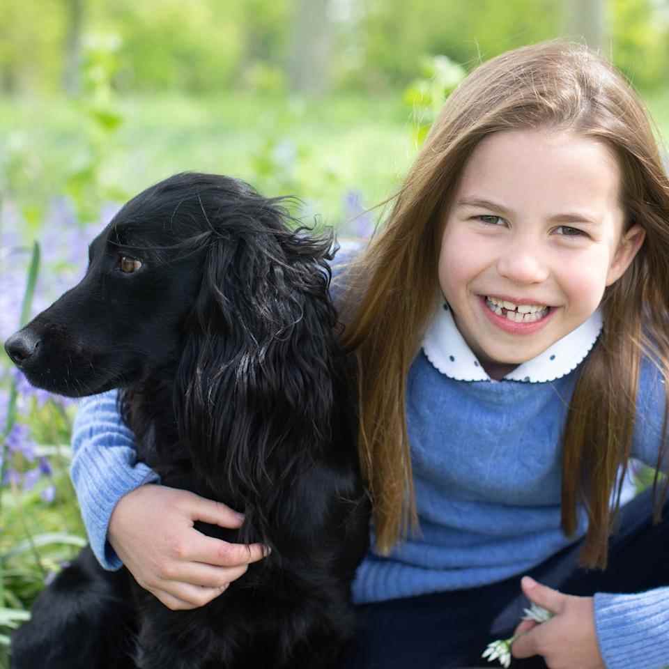 La princesse Charlotte photographiée avec le chien de la famille, Orla.  (Duchesse de Cambridge/PA)