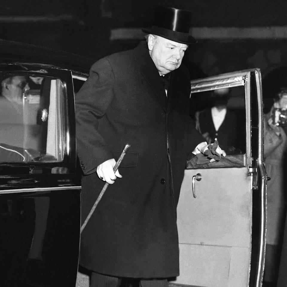 Sir Winston Churchill arrive pour l'accession à la reine en 1952. Certaines de ses nominations au Conseil privé ont été bloquées par le roi George VI, mais le nombre de membres de l'organe a maintenant augmenté - Keystone-France/Gamma-Keystone via Getty Images