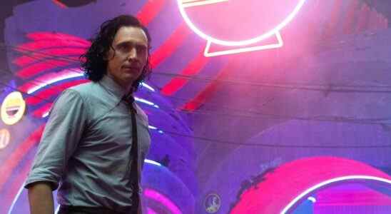Tom Hiddleston de Loki s'ouvre sur l'importance de la bisexualité du personnage