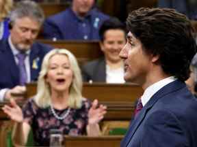 Le premier ministre Justin Trudeau a promis de protéger la capacité des Canadiens à obtenir un avortement en toute sécurité et légalement, bien qu'il n'ait pas précisé comment cela se ferait.