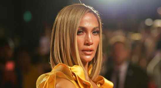 Jennifer Lopez veut juste que tout le monde soit un fan de Ted Lasso comme elle