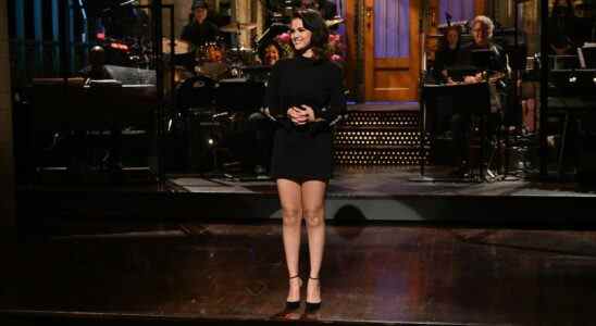 Récapitulatif de Saturday Night Live : Selena Gomez cherche l'amour