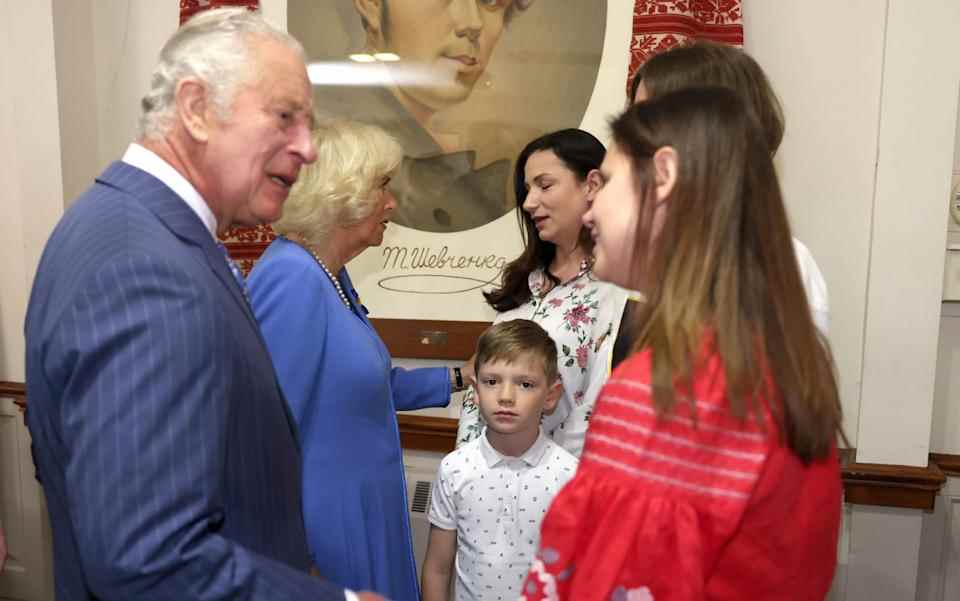 Le prince et la duchesse ont rencontré une famille de réfugiés qui avait fui l'invasion russe pour rejoindre sa famille au Canada - Ian Vogler/Daily Mirror 