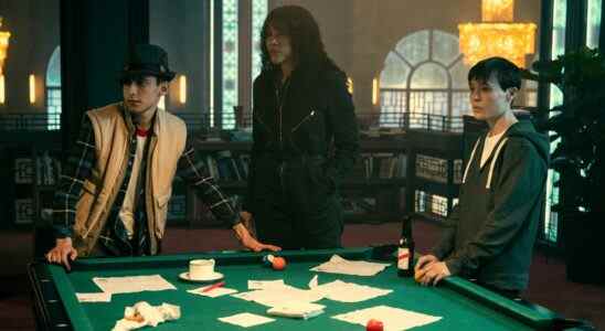 Five (Aidan Gallagher), Allison (Emmy Raver-Lampman), and Viktor (Elliot Page) in The Umbrella Academy season 3