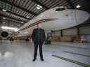 Le chef de la direction de Cargojet Inc., Ajay Virmani, au hangar de la société à Hamilton.