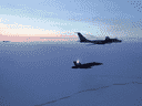 Des avions à réaction canadiens et américains interceptent deux avions de reconnaissance maritime russes Tu-142 entrant dans la zone d'identification de la défense aérienne de l'Alaska en 2020.