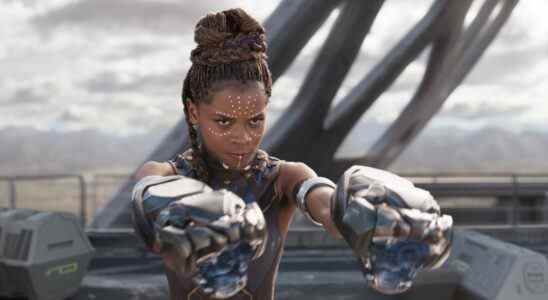 Black Panther: Letitia Wright de Wakanda Forever devient honnête en rendant hommage à Chadwick Boseman dans la suite de Marvel