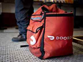 DoorDash exige que tous ses employés salariés aux États-Unis, au Canada et en Australie prennent la route et effectuent des livraisons.