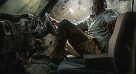 Idris Elba frappe un lion au visage dans la première bande-annonce de Beast